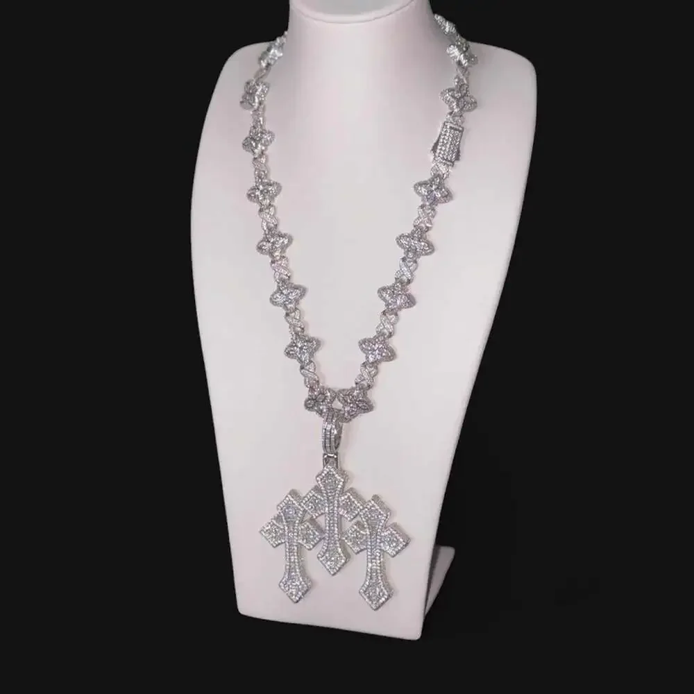 Iced Out Clover Link Triple 3749
